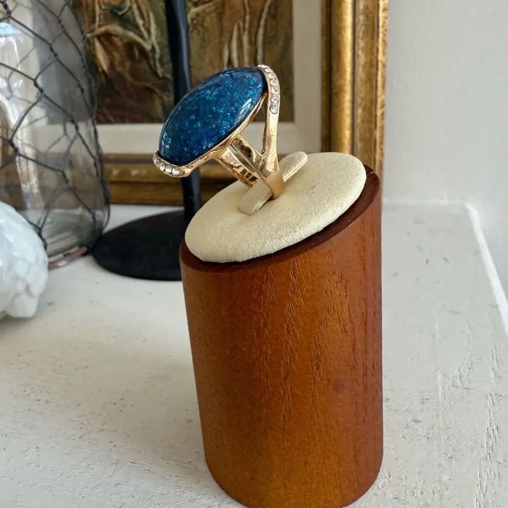 Unsigned Ring Large Blue Cabochon Gold Tone Rhinestone 7.5 8